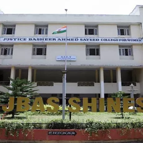 A Masterclass in Style: Designed for the Trendsetters